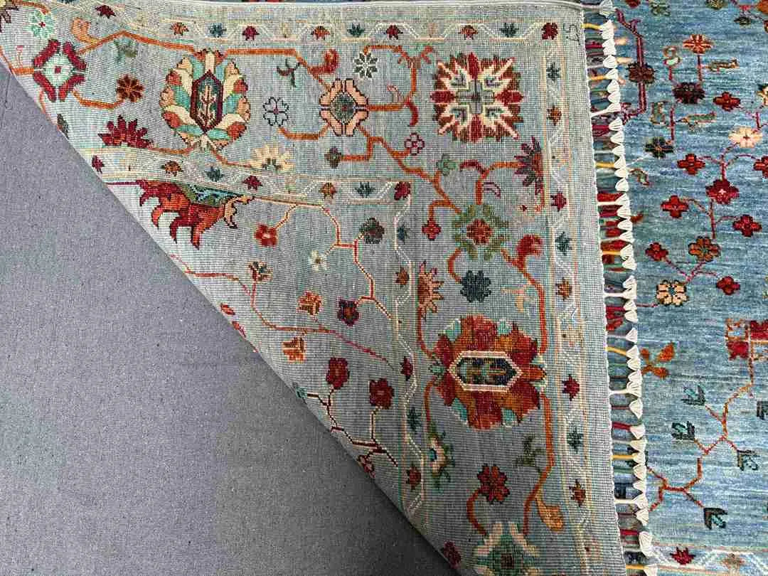 Folded view showing wool pile and thickness