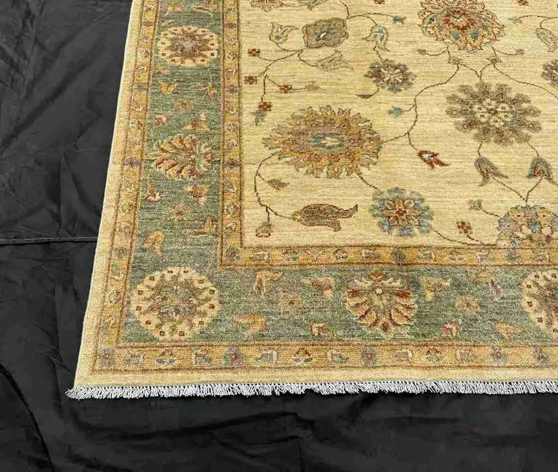 Detailed corner weave of handmade 6x8 Chobi area rug