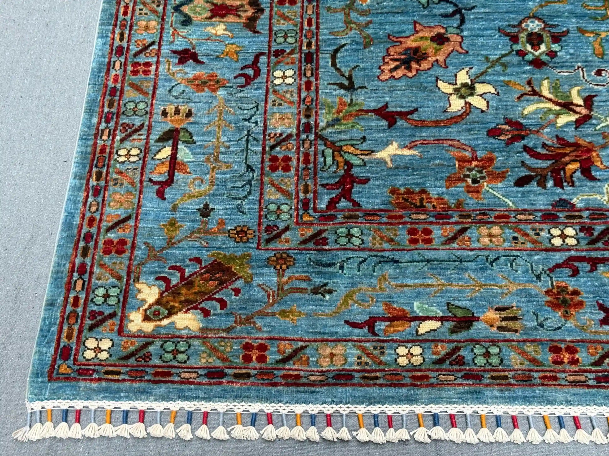 Corner design details of floral Sultani handmade wool rug