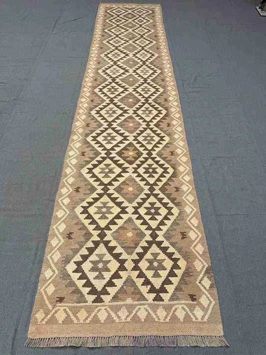 Floor view of flatweave reversible runner rug – ideal for narrow living spaces.
