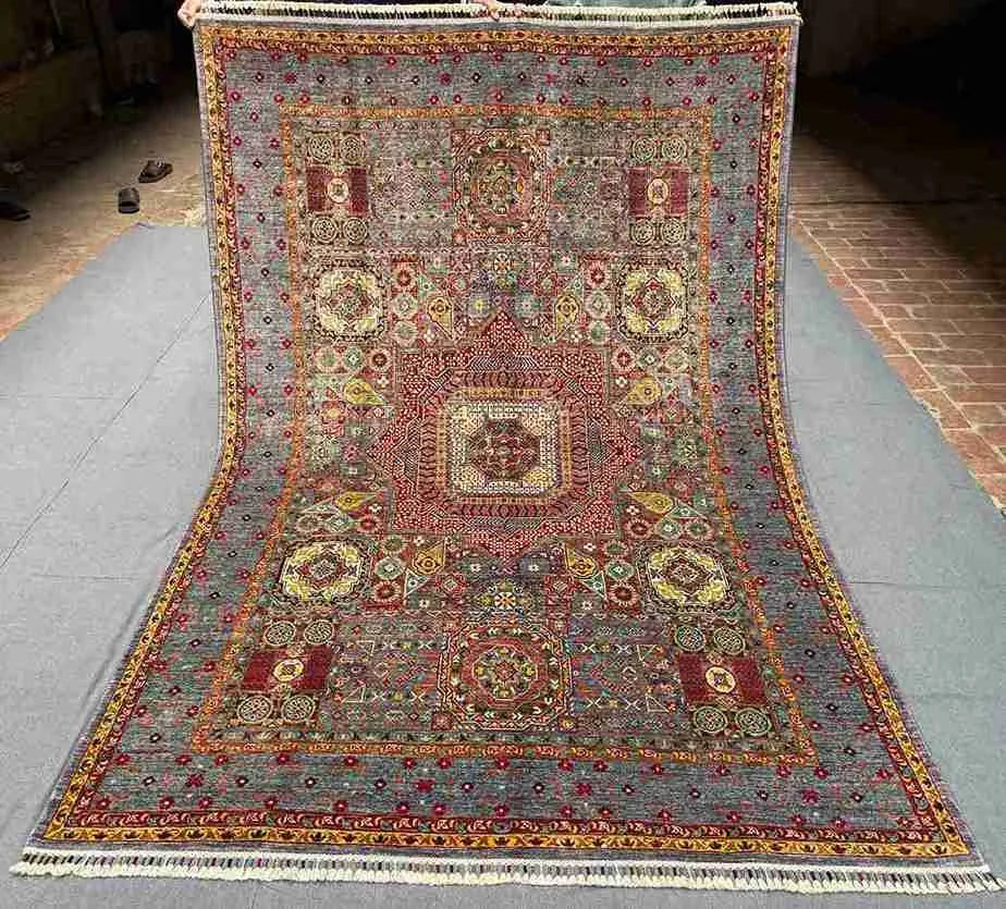 Full top-down view of 6x8 handmade Mamluk area rug – Turkish wool silk