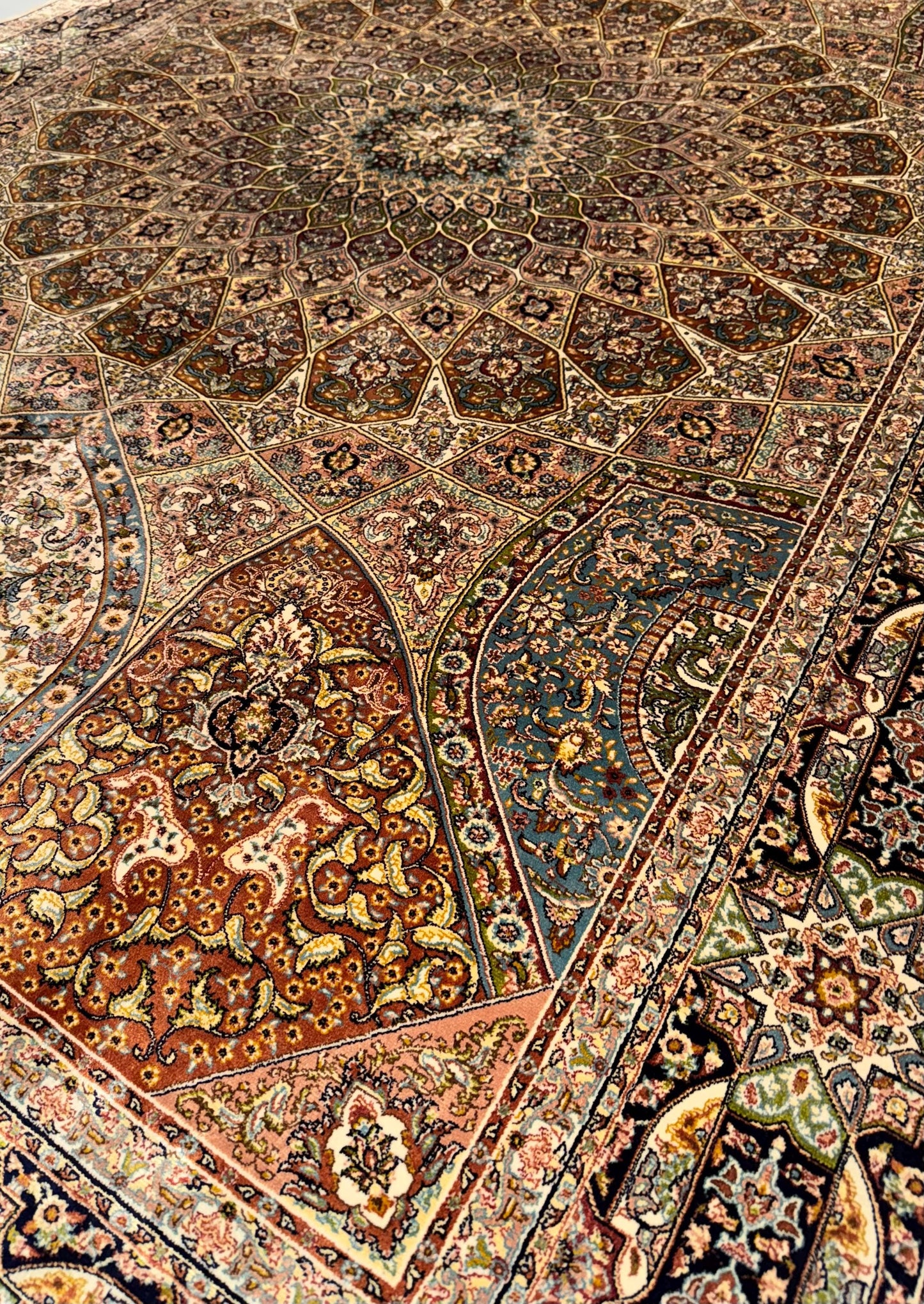 Luxurious 5x7 Persian Silk Rug - Intricate Medallion Design, Oriental Floral Carpet for Living Room & Home Decor