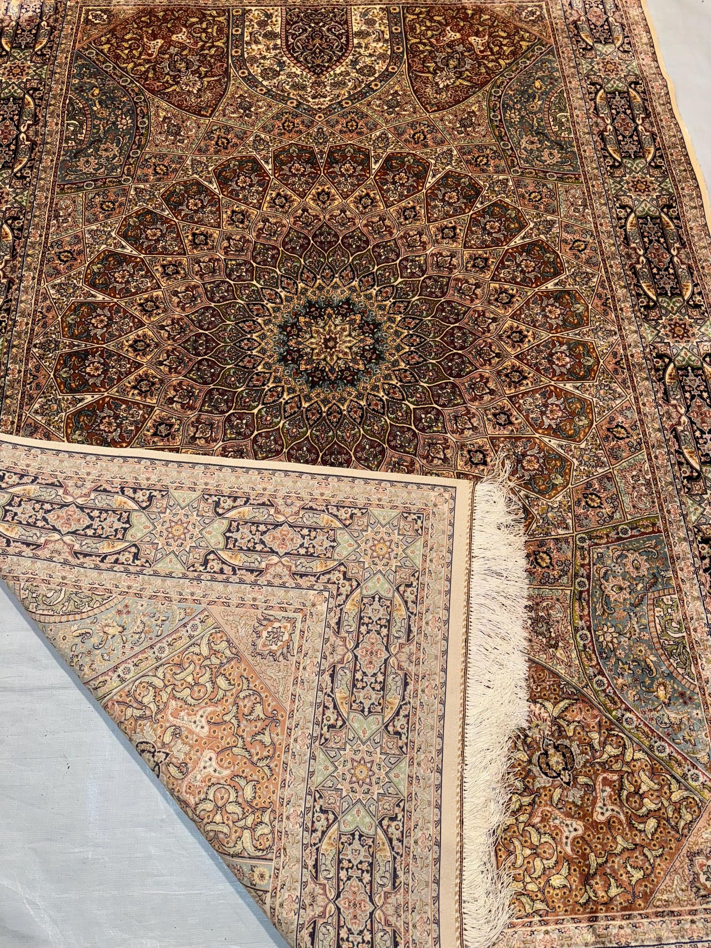 Luxurious 5x7 Persian Silk Rug - Intricate Medallion Design, Oriental Floral Carpet for Living Room & Home Decor